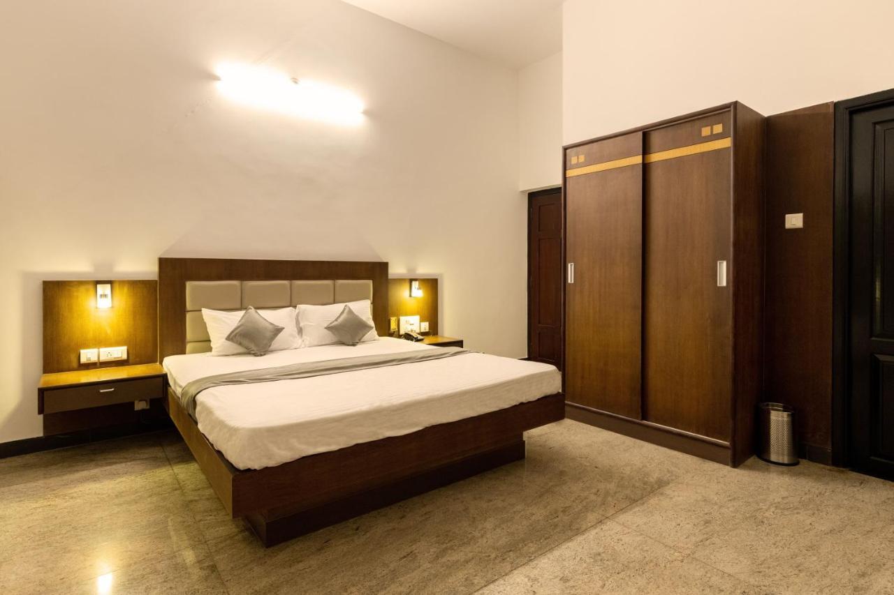 Hotel Paramount Suites & Service Apartments Mangalore Exterior foto